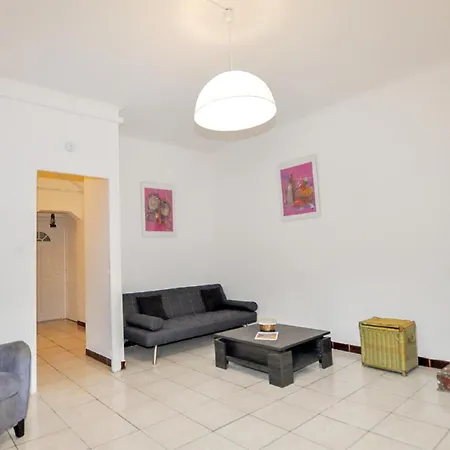 1 Bedroom Stunning In Semesterbostad Perpignan