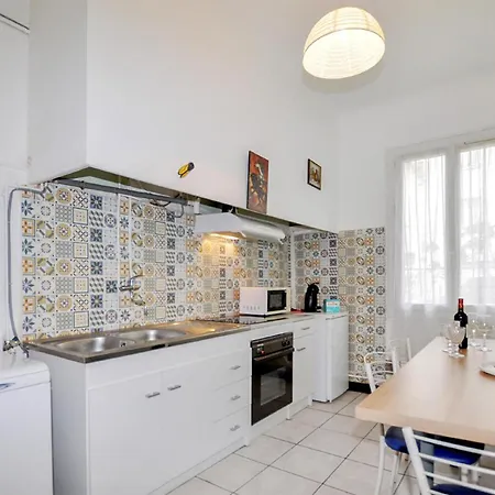 Hébergement de vacances 1 Bedroom Stunning In *