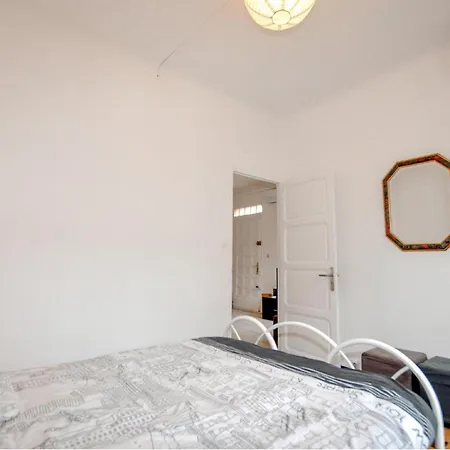 Дом отдыха 1 Bedroom Stunning In